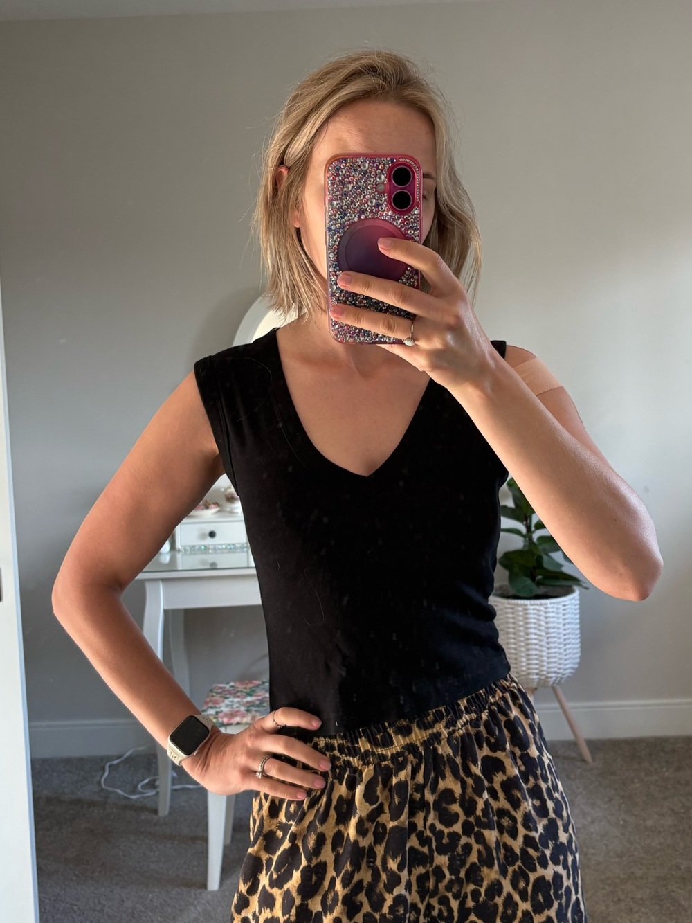 Zara Sleeveless V-Neck Top